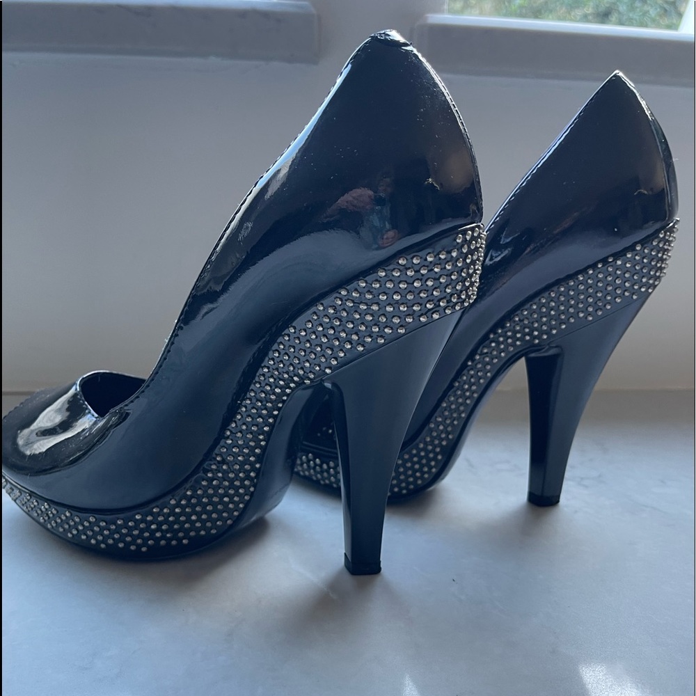 BURBERRY PEEP TOE HEELS